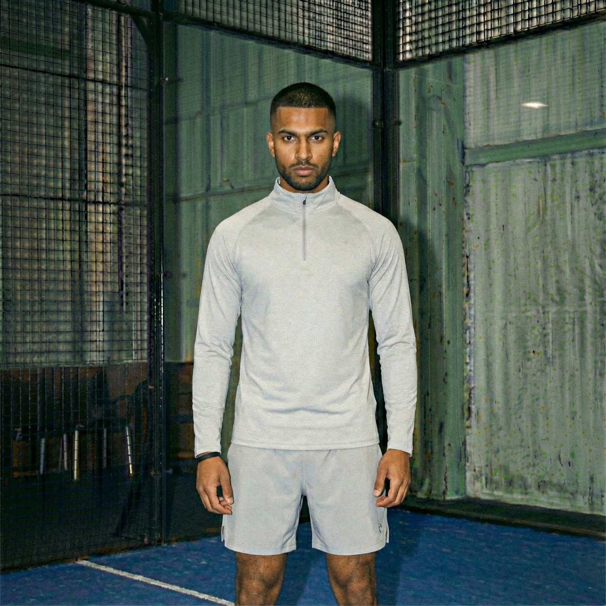 LIGHT GREY ACTIVE QUARTER